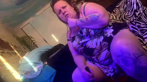 foxyladysback923 online show from February 4, 12:51 am