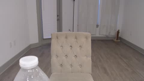 Snapshot of fragilemasochist chatting on February 11, 1:31 am Angel online show from February 11, 1:31 am