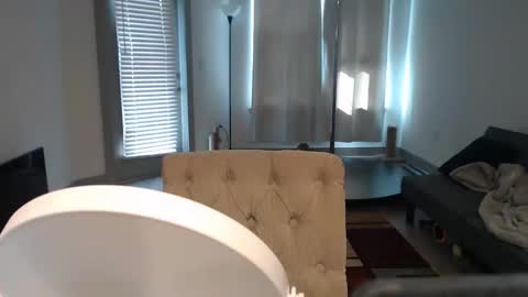 Snapshot of fragilemasochist chatting on February 15, 3:06 pm Angel online show from February 15, 3:06 pm