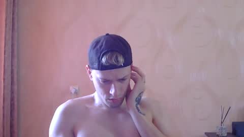 frame_tamer888 online show from July 31, 8:59 am