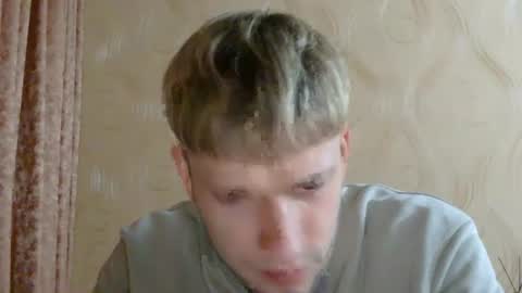 frame_tamer888 online show from June 12, 8:52 pm