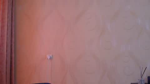 frame_tamer888 online show from July 23, 8:01 am