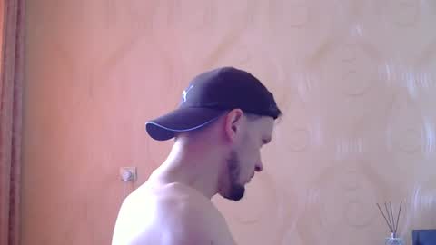 frame_tamer888 online show from July 14, 10:21 am