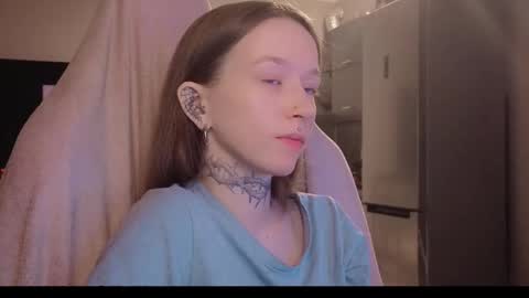 fran_bow online show from February 5, 8:01 pm