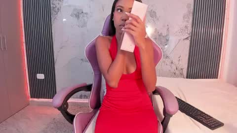 Laura online show from May 16, 7:34 pm