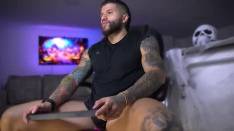 Frank Farrell. Hey remember to give me a thumbs up Ty online show from October 28, 3:51 am