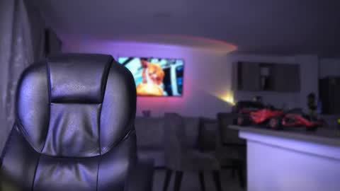 Frank Farrell. Hey remember to give me a thumbs up Ty online show from September 16, 2:24 am