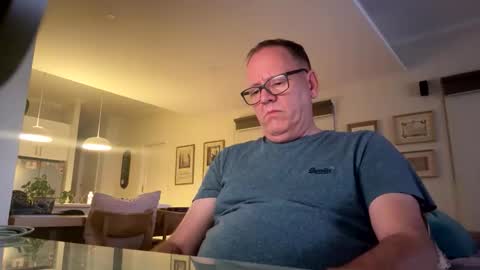 franzmontyhe online show from September 18, 2:32 pm