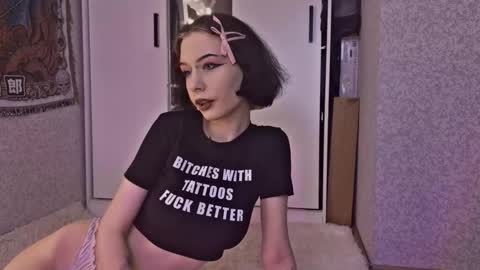 Snapshot of frau_basted chatting on October 21, 9:07 pm mistress Bastet and  mintcola online show from October 21, 9:07 pm