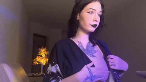 Snapshot of frau_basted chatting on January 16, 6:06 pm mistress Bastet and  mintcola online show from January 16, 6:06 pm