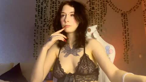 Snapshot of frau_basted chatting on March 5, 1:06 pm mistress Bastet and  mintcola online show from March 5, 1:06 pm