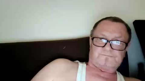 Wolfi online show from April 1, 7:31 am