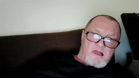 Wolfi online show from March 6, 9:30 am