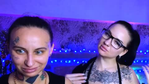 Freak online show from December 24, 3:37 pm