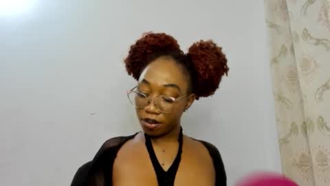 Snapshot of freaky_ebonygirl chatting on September 15, 5:25 pm Freaky ebonygirl online show from September 15, 5:25 pm