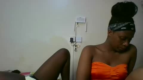 Freakies online show from December 1, 6:50 pm