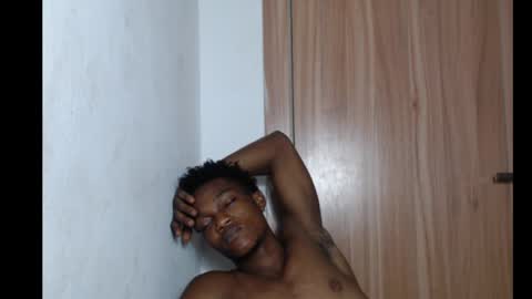 freakyslut30 online show from February 24, 2:40 am