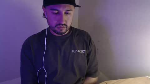 Snapshot of fred_555 chatting on September 15, 10:06 am fred_555 online show from September 15, 10:06 am