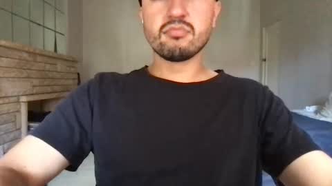 Snapshot of fred_555 chatting on February 12, 2:45 am fred_555 online show from February 12, 2:45 am