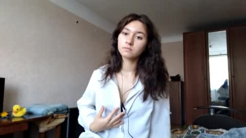 Mia online show from October 18, 9:24 am