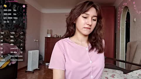 Mia online show from March 28, 8:27 am