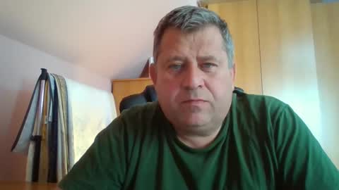 freeboy80180 online show from September 18, 2:43 pm