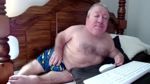 Cute Lil Man online show from September 26, 6:10 am