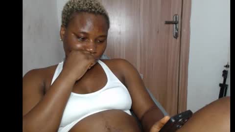 frekkymorelle online show from October 10, 9:37 am