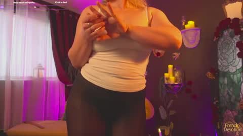 Louise or Lou 3 online show from July 7, 5:50 pm
