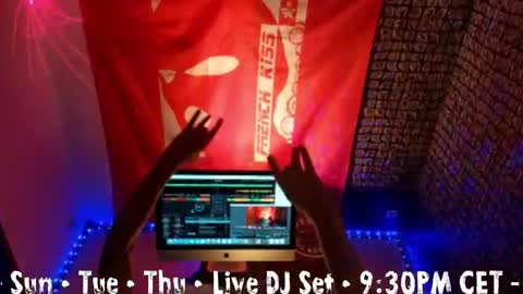 frenchkissdjfk online show from October 19, 12:54 pm