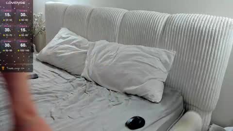 Snapshot of fresh_b1ood chatting on February 10, 10:09 pm Alex or Andrzej online show from February 10, 10:09 pm