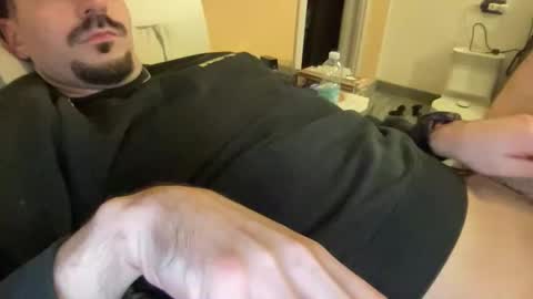 ITALIANGUY online show from December 5, 8:28 pm