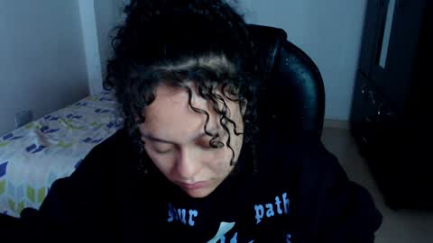Snapshot of freud_x_louise1 chatting on January 3, 12:07 pm Louise  online show from January 3, 12:07 pm