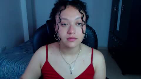 Snapshot of freud_x_louise1 chatting on October 17, 12:09 pm Louise  online show from October 17, 12:09 pm
