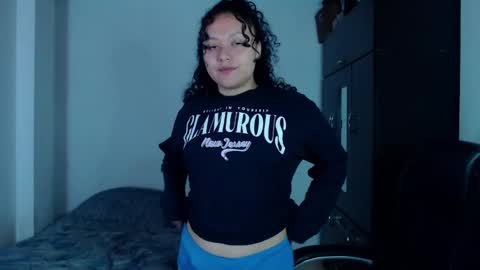 Snapshot of freud_x_louise1 chatting on December 24, 2:10 am Louise  online show from December 24, 2:10 am