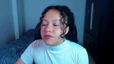 Snapshot of freud_x_louise1 chatting on October 16, 12:05 pm Louise  online show from October 16, 12:05 pm