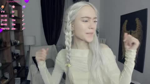 Freya online show from February 25, 7:39 pm