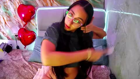 Freyja online show from February 6, 9:28 pm