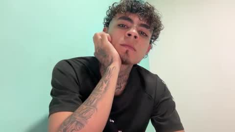 freyva_ online show from April 3, 12:17 am