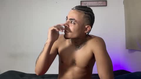 freyva_ online show from March 24, 2:28 am