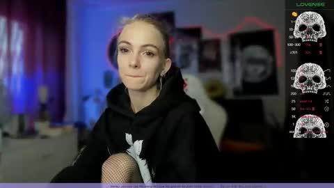 Snapshot of frida_fortune chatting on September 24, 12:01 pm Frida A boost to fortune for the one who gives a thumbs up and a bonus lucky for those who support me by joining the fanclub online show from September 24, 12:01 pm