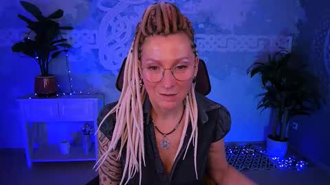 Frida Tander online show from March 21, 8:19 am