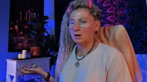 Frida Tander online show from June 12, 6:23 am