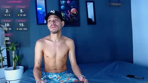 Snapshot of friendsofeverything_ chatting on December 21, 12:49 pm Adam y pitter online show from December 21, 12:49 pm