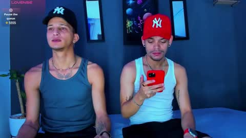 Snapshot of friendsofeverything_ chatting on February 7, 11:34 am Adam y pitter online show from February 7, 11:34 am