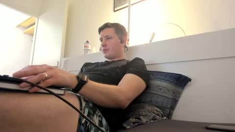 Francois online show from February 9, 8:11 pm