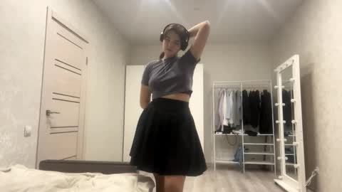Emily online show from October 8, 3:40 pm