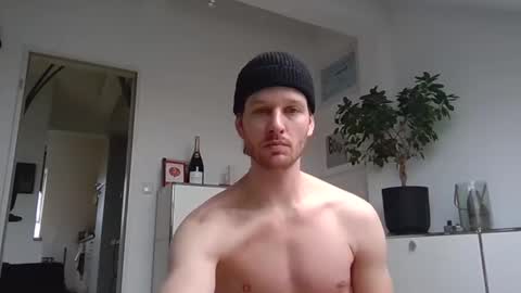 frozenyoga online show from February 20, 1:51 pm