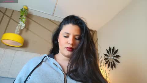 frreeya online show from March 24, 8:59 pm