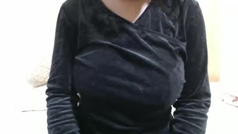 fruity28 online show from December 2, 4:00 am